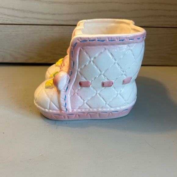 Vintage My Neil Ceramic Baby Booties Planter - Picture 4 of 5